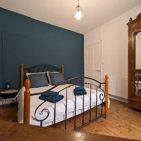Maison Des Annees 30 - - 14 Personnes Vic-sur-Cere